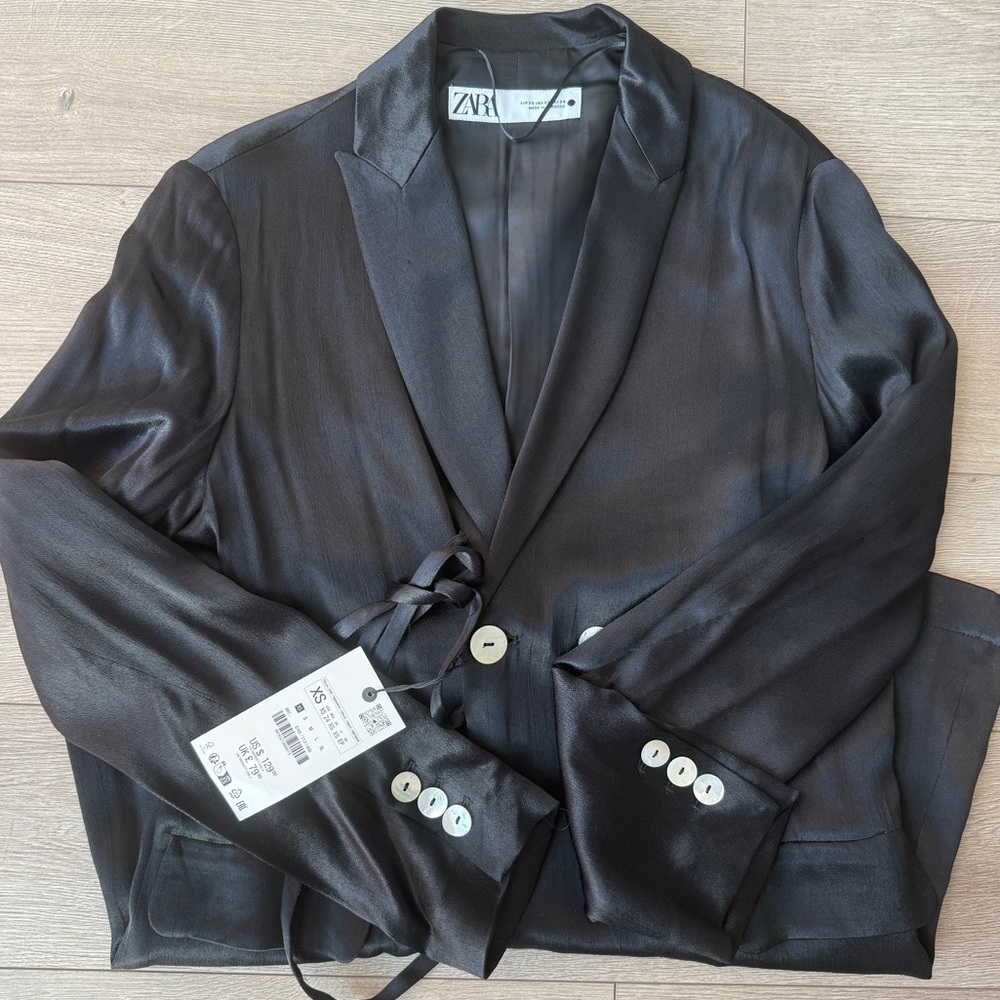 Zara Collection Women's Flowy Black Satin Blazer | NWT | Size XS - Picture 4 of 5